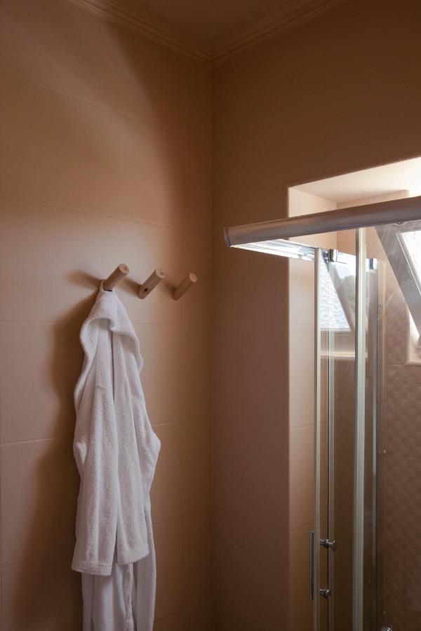 コラレス Azenhas Do Mar Roadside Houseヴィラ エクステリア 写真